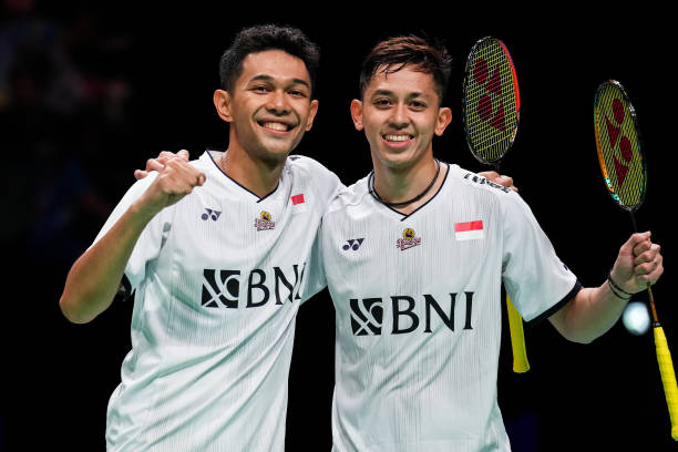 羽毛球拍简笔画:零基础也能画得超像!