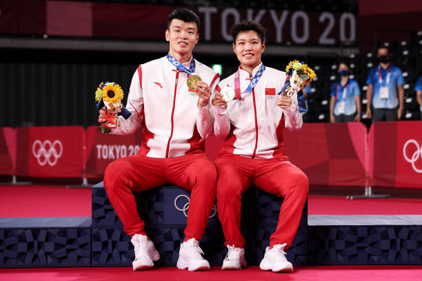 羽毛球拍选购指南：全球八大顶尖品牌横向对比