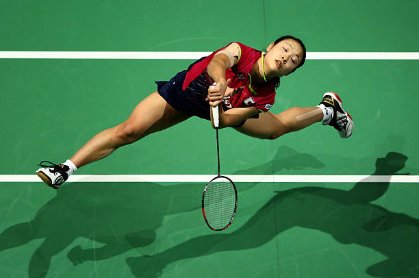 发球心理战:如何利用发球节奏打乱对手