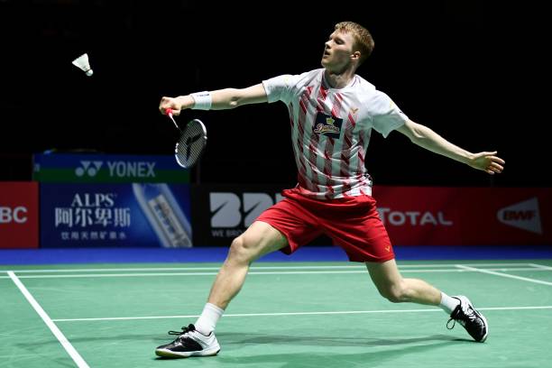 小学生羽毛球比赛的发球规则有哪些？