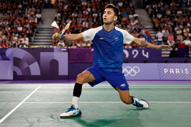 羽毛球基础教学全攻略:适合零基础学员