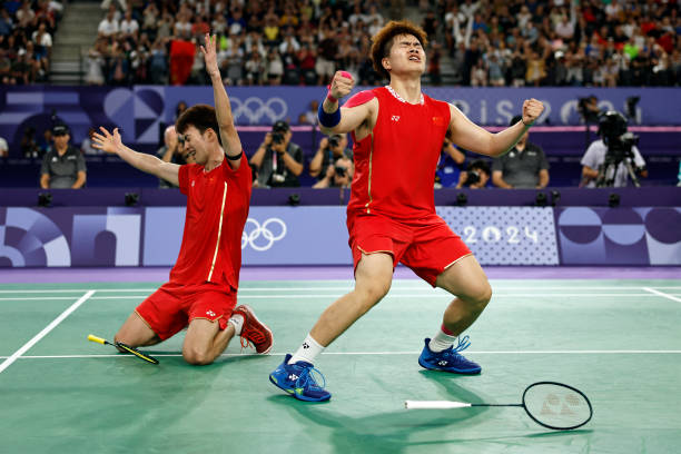 羽毛球形状独特，为何仍被归为“球类运动”？