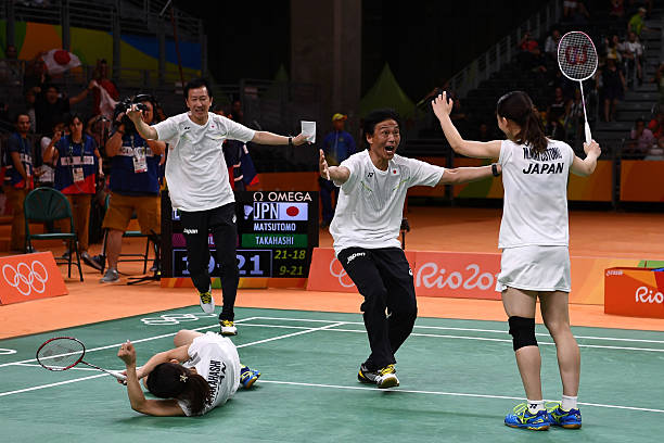 羽毛球单打和双打有什么区别？规则大解析