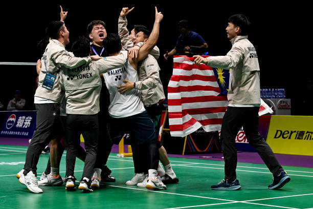 羽毛球拍V2比V1强在哪？实测数据告诉你答案