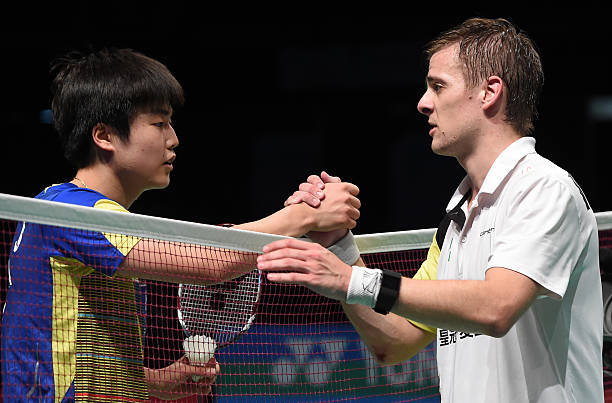 羽毛球新手入门鞋推荐：平价也能满足基础训练需求