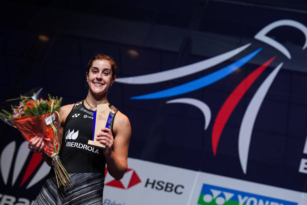 羽毛球握拍方法对比:哪种更适合你的打法?