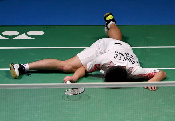 “一记杀球,击碎所有emo”