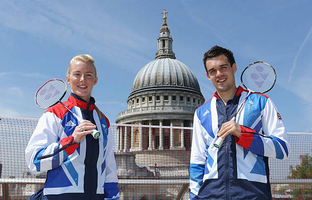 单打 vs 双打:羽毛球发球规则的区别解析