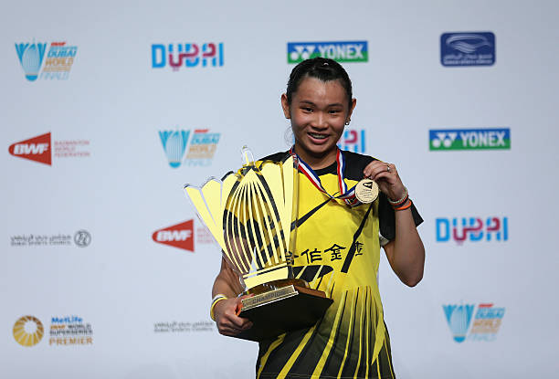 运动小日常：和爸爸打羽毛球的趣味简笔画