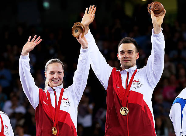 脚背内侧踢高远球:动作分解与练习方法