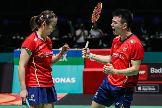 羽毛球网架标准宽度与双打单打的关系:规则解析