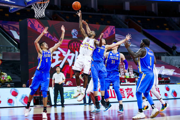 今日NBA焦点战:巨星对决,比分悬念揭晓