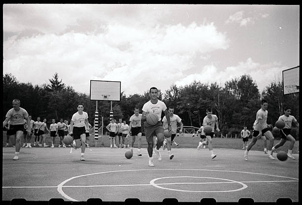 梦之队辉煌历程:各届阵容实力对比分析