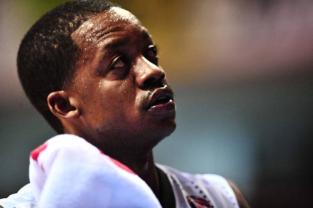 二次运球和走步哪个更严重?裁判视角深度解析