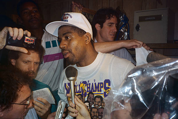 篮板球得分正常值解析：从场均数据看球员表现