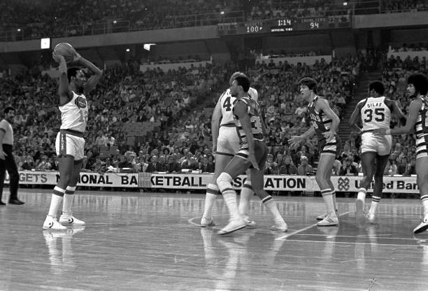 NBA球星也翻腕?探究裁判吹罚的尺度和界限