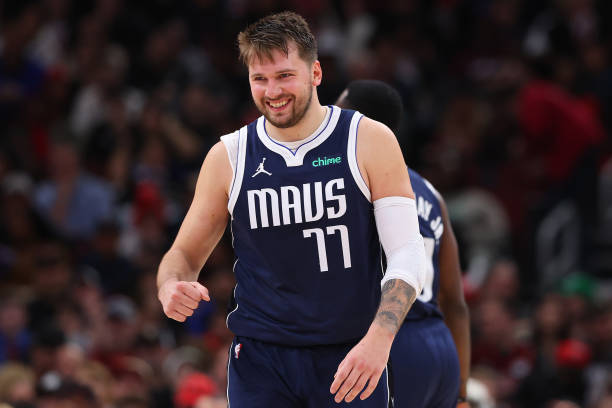 库里是否需要更多休息来避免伤病风险？