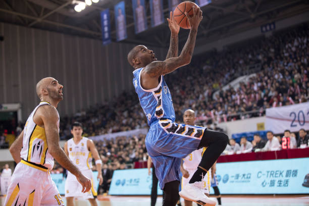 从广东到辽宁:CBA总冠军球队的更迭与挑战