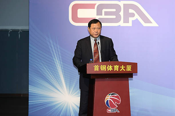 大前锋的缩写PF是什么意思？