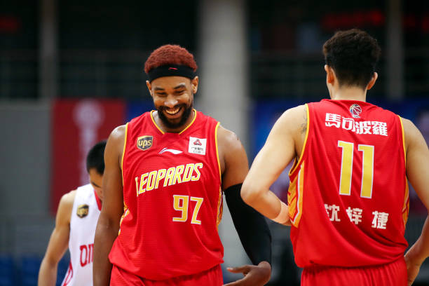 球星同款:如何搭配杜兰特今日上脚的篮球鞋打造潮流造型