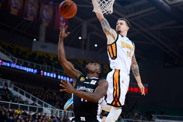 篮板下沿框长度在职业与业余比赛中的标准对比