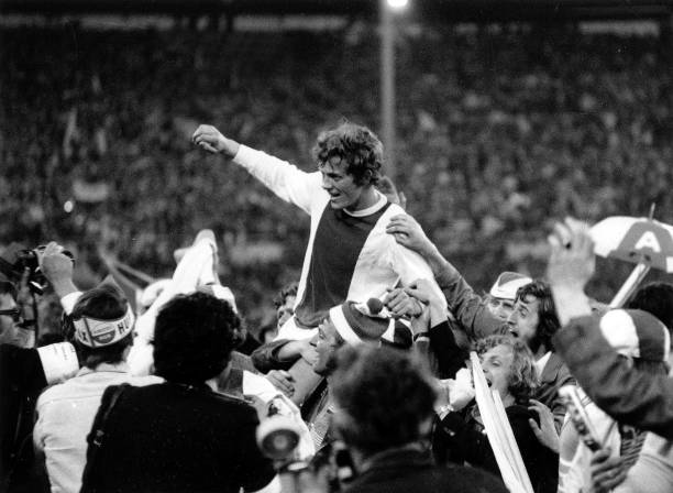 足球规则知多少？——手抄报带你了解比赛要点