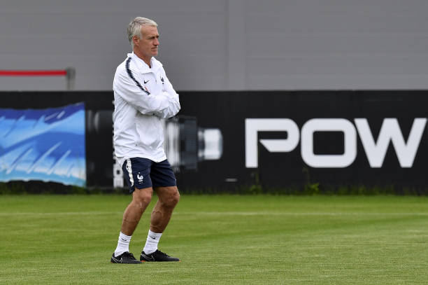 战术演变：FM2020中长传冲吊战术的现代应用与改进