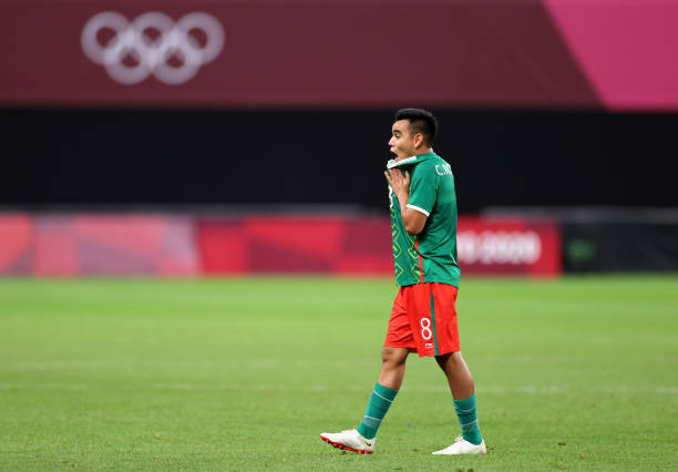 星光熠熠的法国足坛：十大俱乐部的传奇球星与经典战役