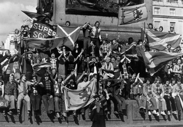 埃及法老标志性庆祝动作再现，萨拉赫双手指天