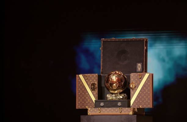 意甲焦点战:AC米兰vs国际米兰,CCTV5直播米兰德比