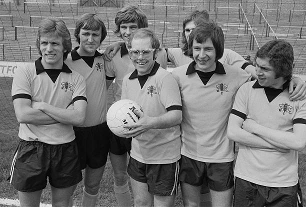 国际足联(FIFA)11人足球场地标准全解析