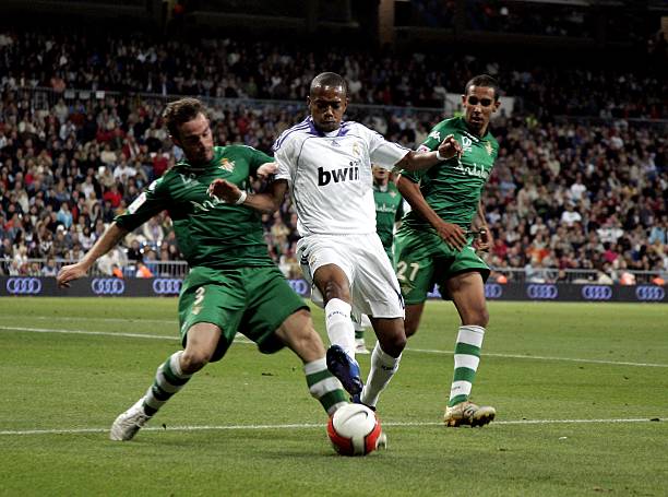 法甲奖杯的传奇时刻：那些经典夺冠瞬间回顾