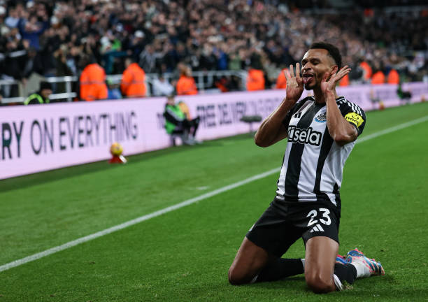 国足回传乌龙球真相：是失误还是战术漏洞？