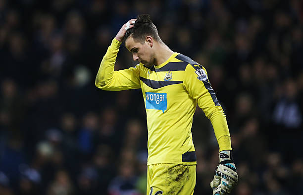 室内6人制足球场尺寸规范:地板材质与边界线设计