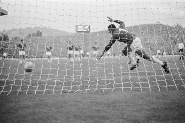 拉菲尼亚正式转会拜仁，签约至2027年