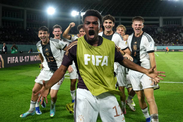 法甲历史上夺冠次数最少的球队有哪些？