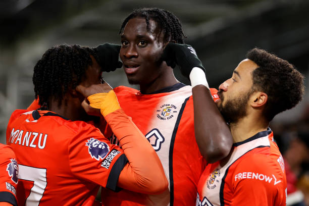 泪目瞬间:梅西捧起大力神杯完整回放