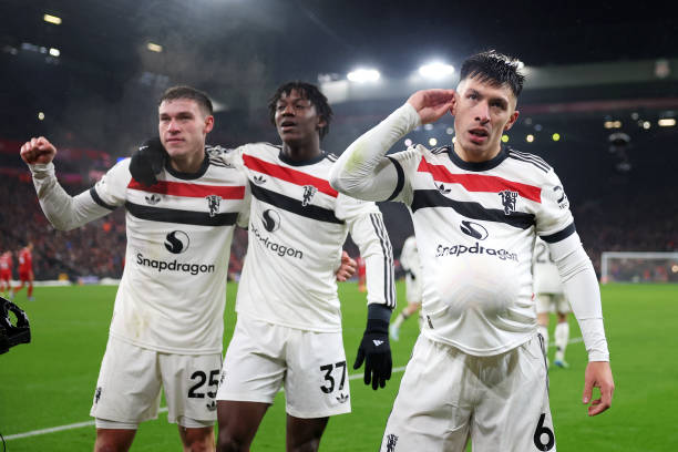 文化冲击:德甲球员如何适应英超的快节奏足球