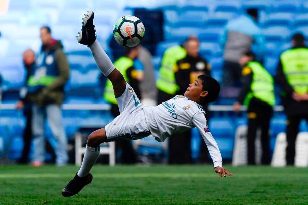 贝林厄姆续约悬念:多特蒙德能否抵挡豪门挖角?