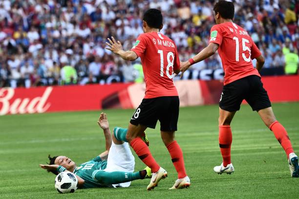 21世纪欧冠冠军捧杯时刻：从皇马三连冠到利物浦的奇迹