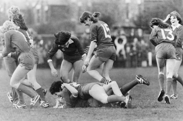 从菜鸟到传奇！超级足球巨星游戏新手进阶攻略