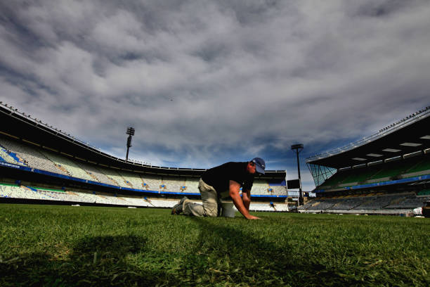 点球技巧教学:如何合法利用助跑规则提升进球率