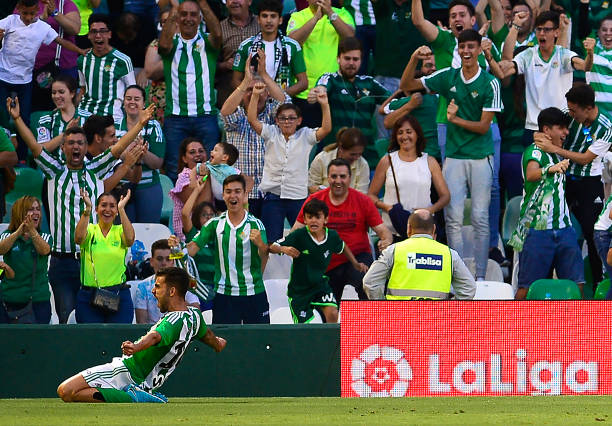 当梅西的精准射门遇上赫斯基的暴力突破