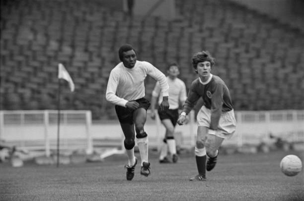 青少年足球训练：如何正确教授开角球规则