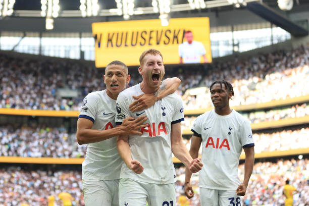 欧冠淘汰赛首轮赛程公布:强强对话时间表