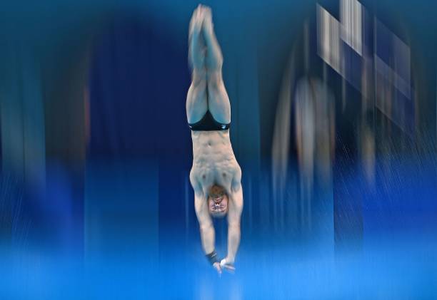 伏明霞与梁锦松的婚姻生活:恩爱夫妻的日常点滴