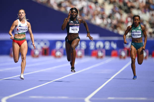 面相专家点评：伏明霞与郭晶晶谁的面相更有贵人运？