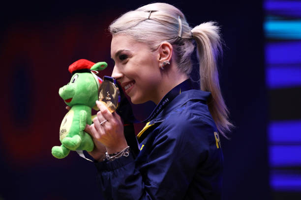 决胜局惊险翻盘！中国混双绝地反击夺冠