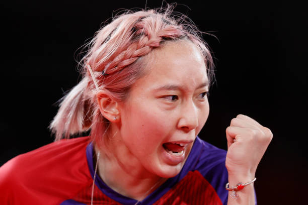 新手必看!乒乓球比赛标准发球教学视频