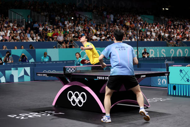 乒乓球直板发球技巧:慢动作演示+关键点讲解